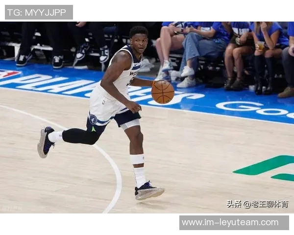 爱德华兹首节状态火热5投4中三分命中率高达60斩获14分 爱德华兹首节状态火热5投4中三分命中率高达60斩获14分